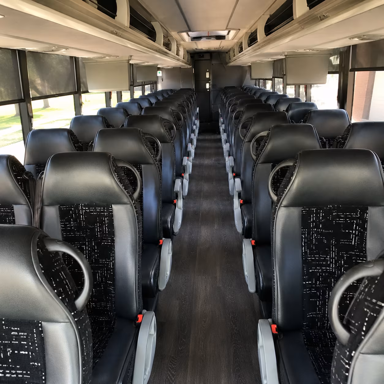 dunwoody charter bus transportation to and from dunwoody area airports