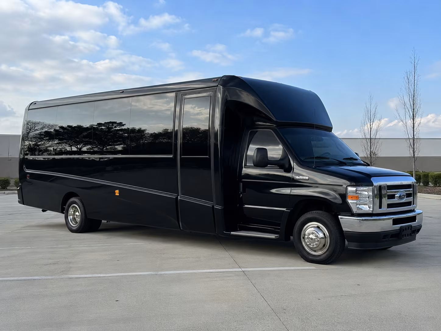 finding the right prom bus for pre party stops and photo moments in sandy springs