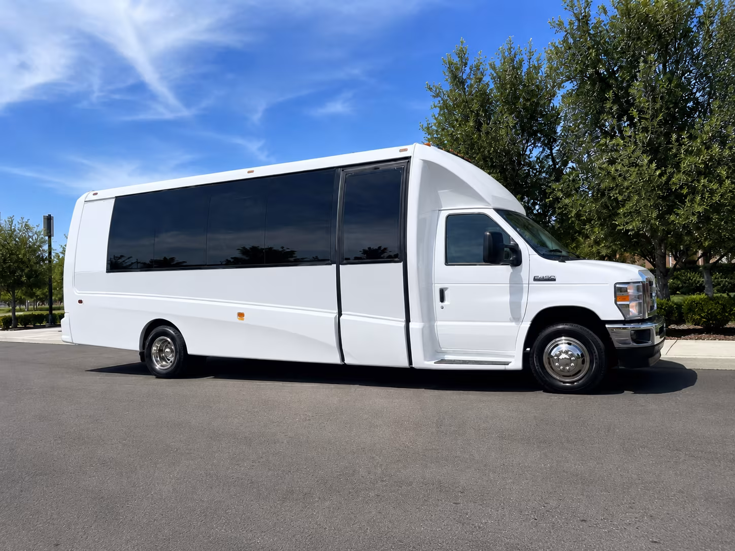 sandyspringscharterbuscompany com is the go to for corporate and private group wine tours near sandy springs